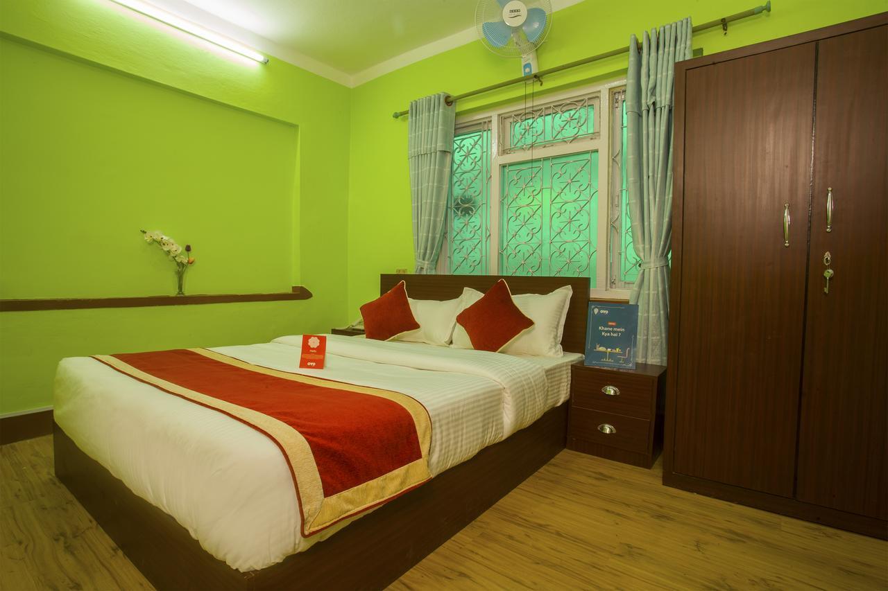 Oyo 146 Somewhere Hotel & Resturant Kathmandu Exterior photo