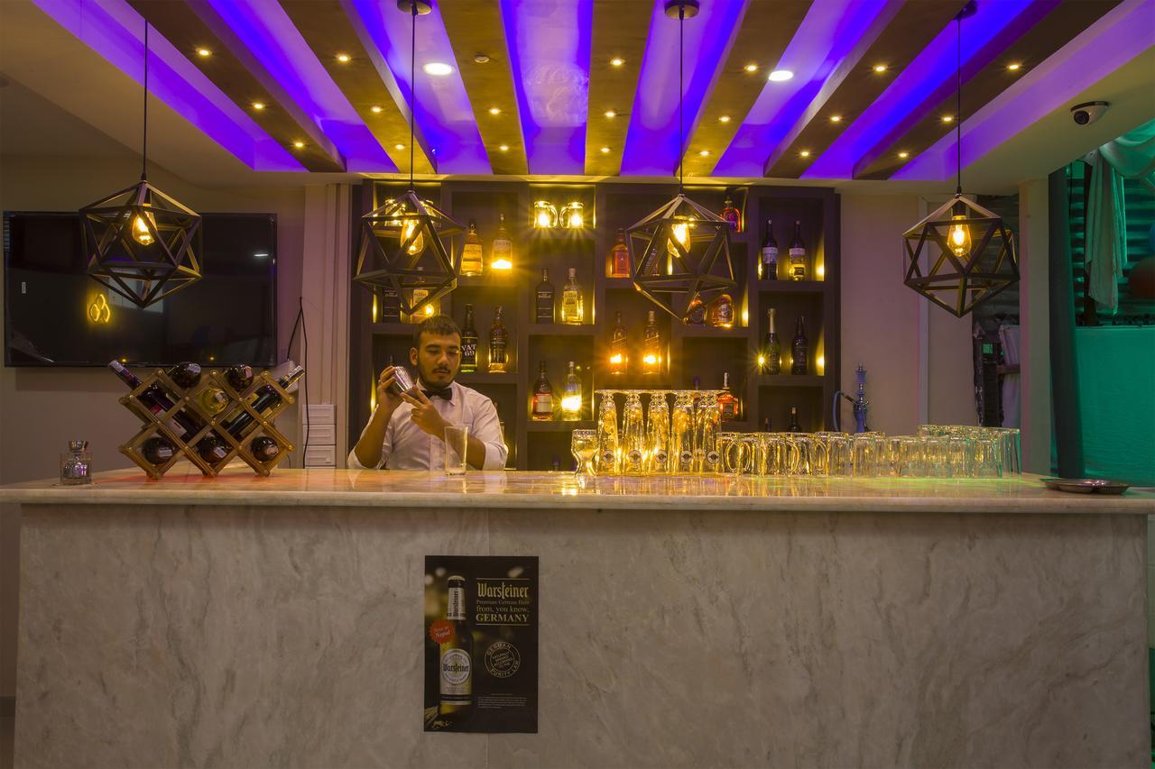 Oyo 146 Somewhere Hotel & Resturant Kathmandu Exterior photo