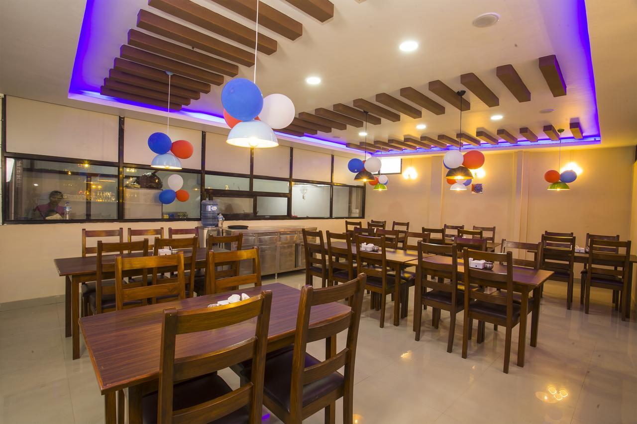 Oyo 146 Somewhere Hotel & Resturant Kathmandu Exterior photo