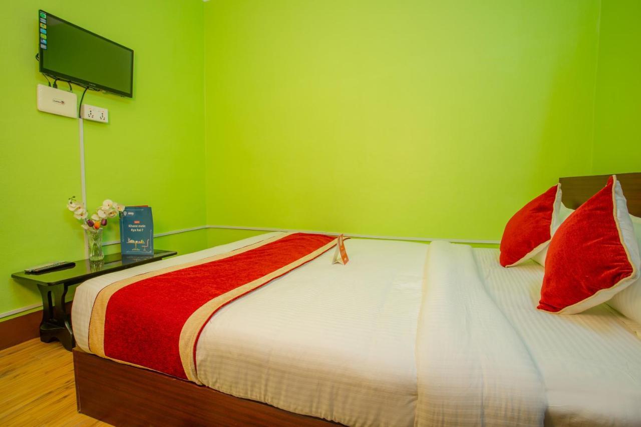 Oyo 146 Somewhere Hotel & Resturant Kathmandu Exterior photo