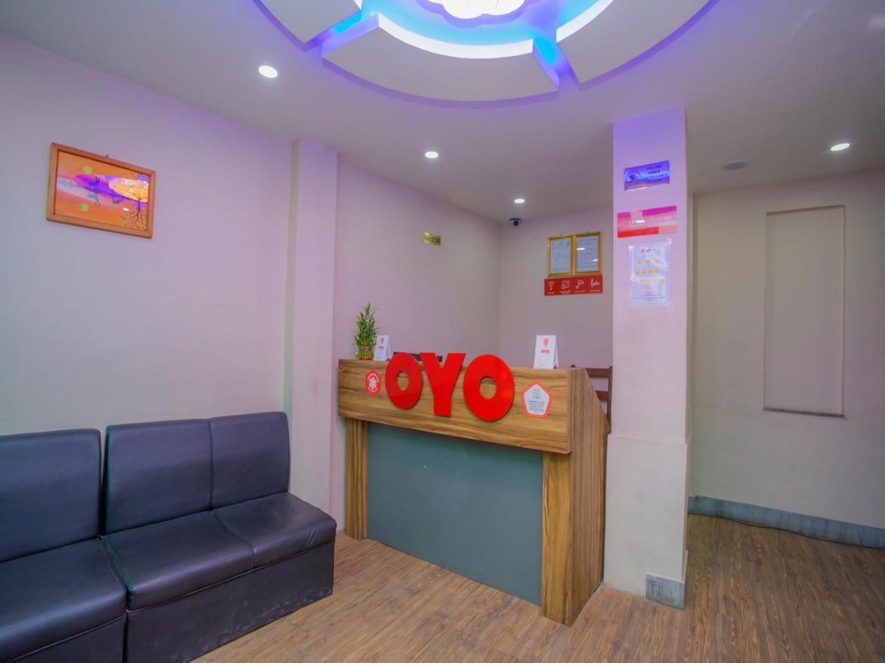 Oyo 146 Somewhere Hotel & Resturant Kathmandu Exterior photo