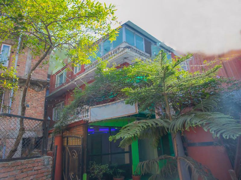 Oyo 146 Somewhere Hotel & Resturant Kathmandu Exterior photo
