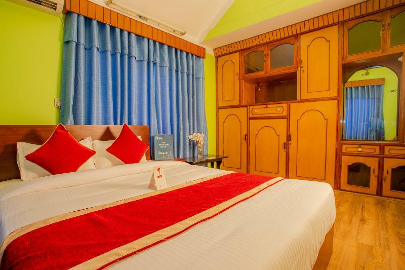 Oyo 146 Somewhere Hotel & Resturant Kathmandu Exterior photo